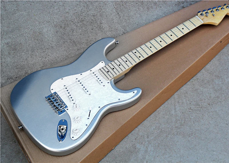 

Factory Wholesale Silver Electric Guitar with White Pearl Pickguard,SSS Pickups,Maple Fretboard,offering customized services