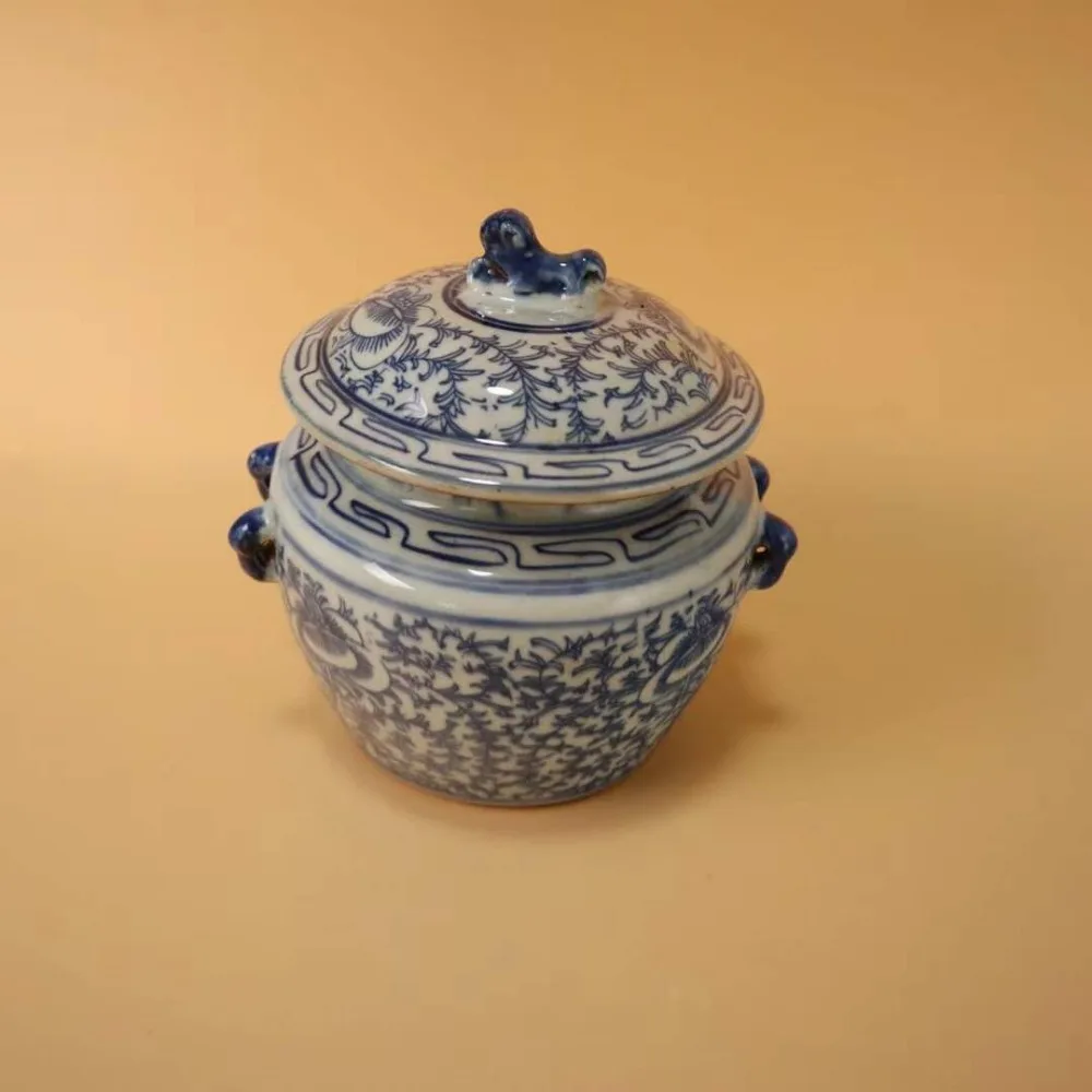 

Exquisite Chinese Vintage Handmade Collection Elegant Blue And White Porcelain Auspicious Jar/Pot