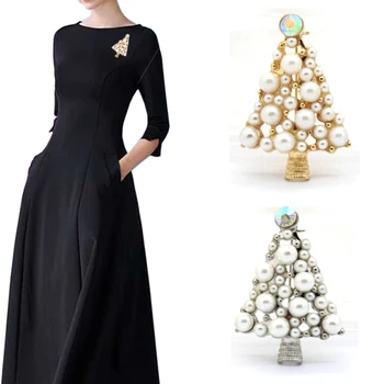 

New Sweet Fully Imitation Pearls Brooch Alloy Crystal Brooch Trendy Christmas Tree Brooch For Women Cloth Jewelry Accessories