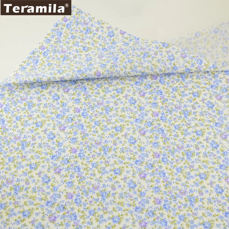 Teramila ткань хлопок саржевый материал стеганый лист ткани с принтом фиолетовый и синий маленький цветочный дизайн постельные принадлежности Одежда