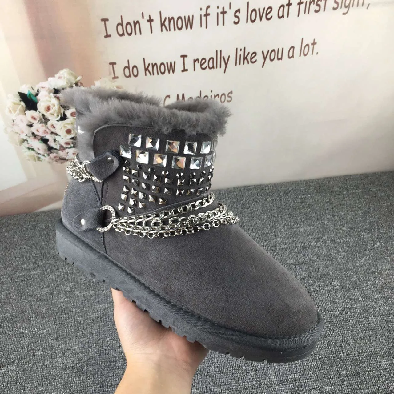 EXCARGO Natural Wool Fur Snow Boots Woman 2018 Winter New Female Warm Cotton Padded Shoes Rhinestone Genuine Leather Snow Boots