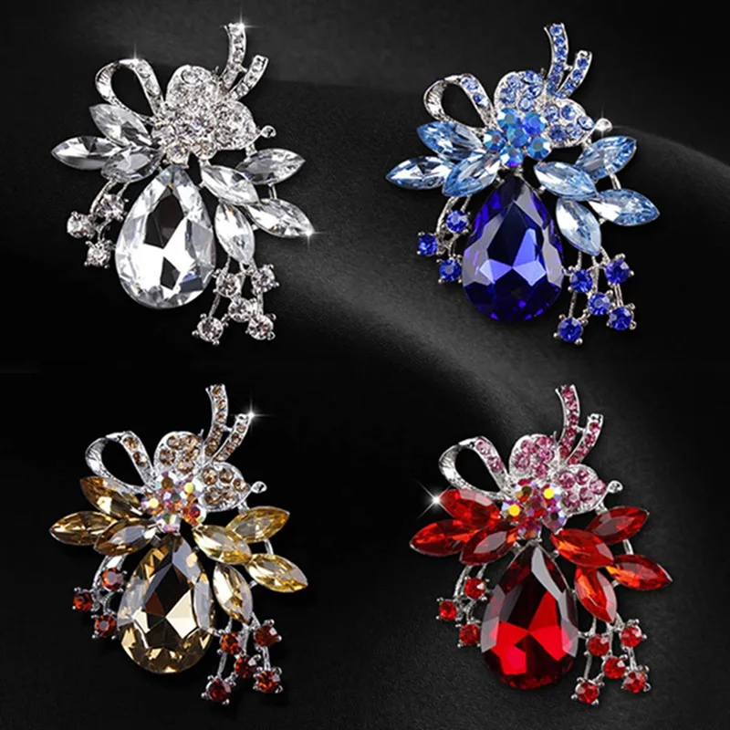 

Fashion Zirconia Crystal Brooch Jewelry Mujer Red Blue Clear Waterdrop Stone Leaves Flor Hijab Brooches Navidad Gifts