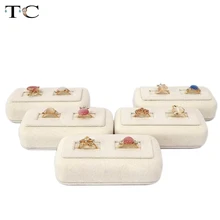 5 шт./лот кольцо Дисплей Бежевый бархатная коробка держатель с 2 слотами для кольца любовника кольца Стенд 10*5,5*3 см