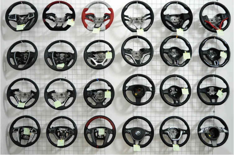 

High Quality Leather Carbon Fiber Steering Wheel for Kia K2 K5 K3 K4