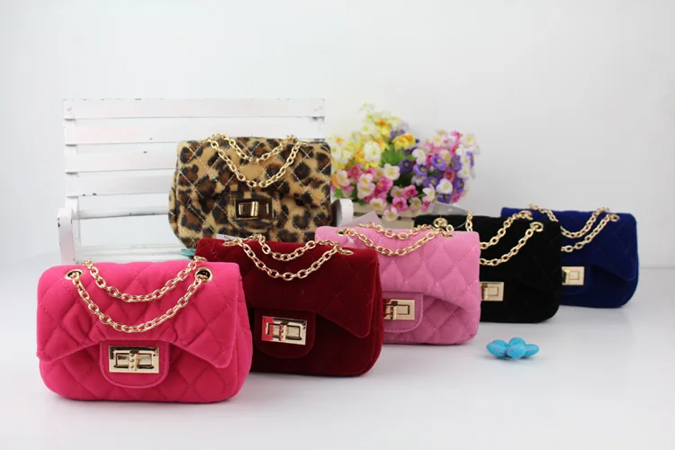 

Baby girls diamond lattice messenger bags Fashion winter Plush metal chain bucket shoulder bags purses gifts kids girl mini bags