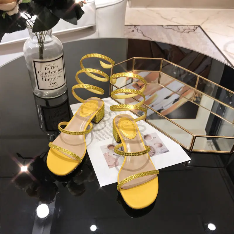 Летние женские сандалии модные, пикантные стразы на среднем квадратном каблуке со шнуровкой вечерние дышащая удобная женская прогулочная повседневная обувь - Цвет: Yellow