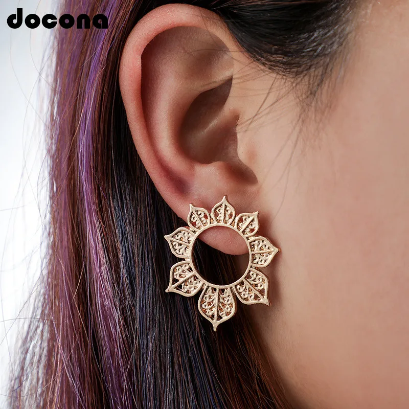 

Docona Vintage Leaf Flower Gold Silver Color Hollow Studs Earring For Women Geometry Metal Floral Wedding Jewelry Brincos 6972