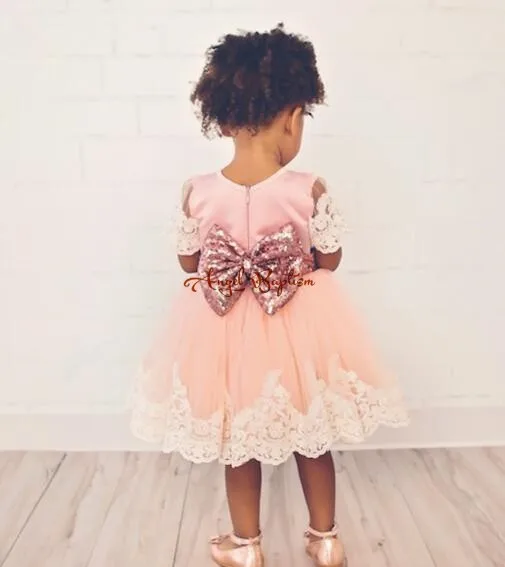 Кружевное фатиновое платье до колен розового цвета с цветочным рисунком для маленьких девочек первый день рождения бальные платья детское нарядное платье на вечеринку с блестящим бантом