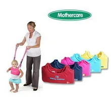 Frau Walker, Wanderer, in kurzen Hosen, mit Rucksack und Frau Walker, Wanderer, in kurzen Hosen, mit Rucksack und