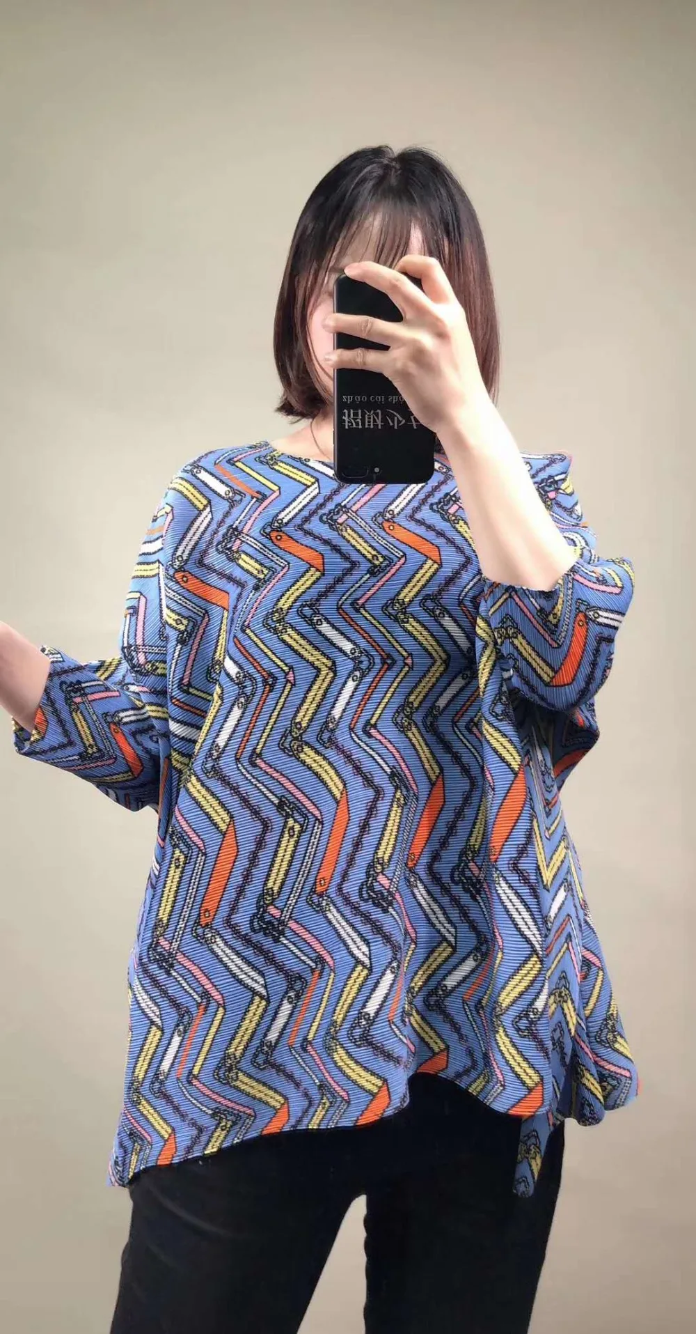 Miyake плиссированные летучая мышь рукав футболка свободный размер полосатый тонкий плиссированная футболка лето плиссированные футболки