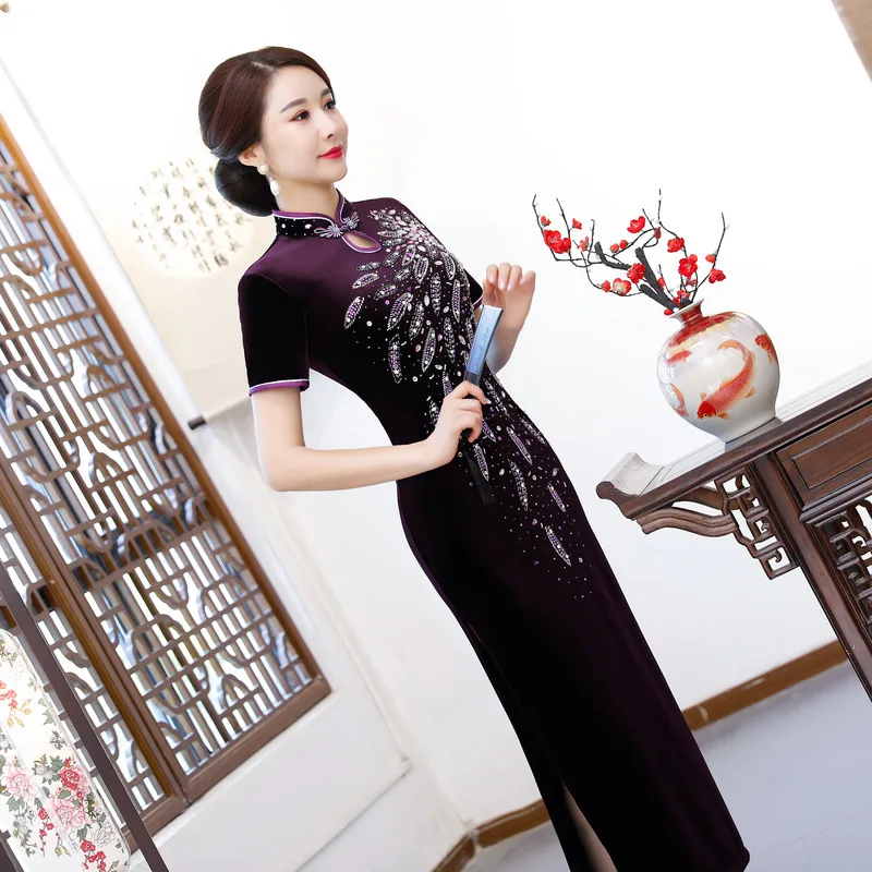 Зимнее фиолетовое платье Cheongsam, модное винтажное длинное бархатное китайское платье, женское вышитое платье-чанпао, элегантное платье с коротким рукавом Qi Pao