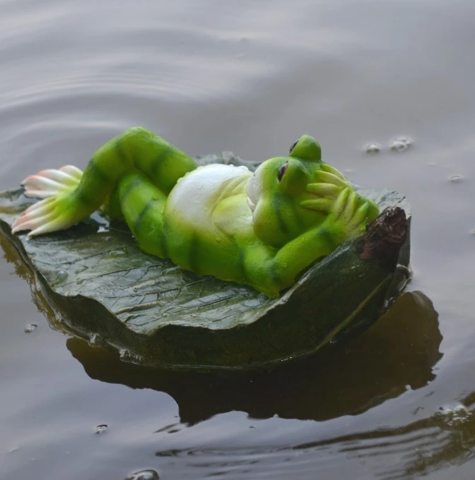 Garden courtyard pond frog floating aquarium landscaping ornaments home decor crafts simulation