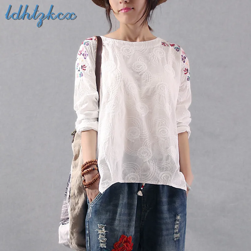 

White T-shirt Female Summer New Loose Large Size Embroidery Long-sleeved Cotton-linen Bottoming Shirts Office Lady T-shirt LD160