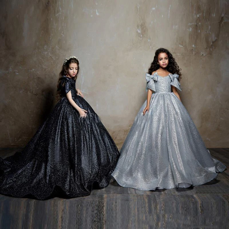 Sparkle Sequin Meisjes Pageant Jurken Off Shoulder Bow Charmant Pleats Prinses Floor Lengte Kid Formele Wearlx Sparkle Sequin Meisjes Pageant Jurken Off Shoulder Bow Charmant Pleats Prinses Floor Lengte Kid Formele Wearlx