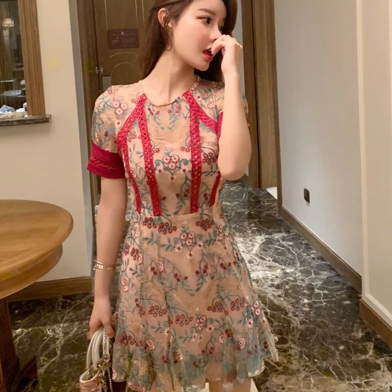 

2019 New Runway High-end Flower Embroidery Mini Lace Mesh Dress Summer Women Short Sleeve Party Dresses Vestidos robes