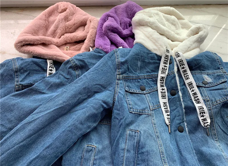 Женская джинсовая куртка, зимнее плотное пальто с воротником из искусственного меха, флисовое пальто с капюшоном, женская белая, розовая, фиолетовая теплая джинсовая куртка с бархатом outwea