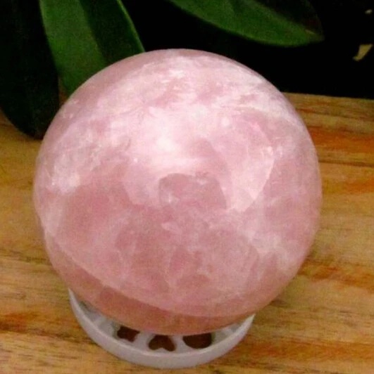 

A 430NATURAL ROSE QUARTZ CRYSTAL SPHERE ball Healing (0601)