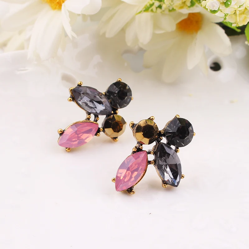 

LUBOV Mini Black Pink Crystal Stone Inlaid Gold Color Metal Piercing Earrings Elegant Women Crystal Stud Earrings Party Jewelry