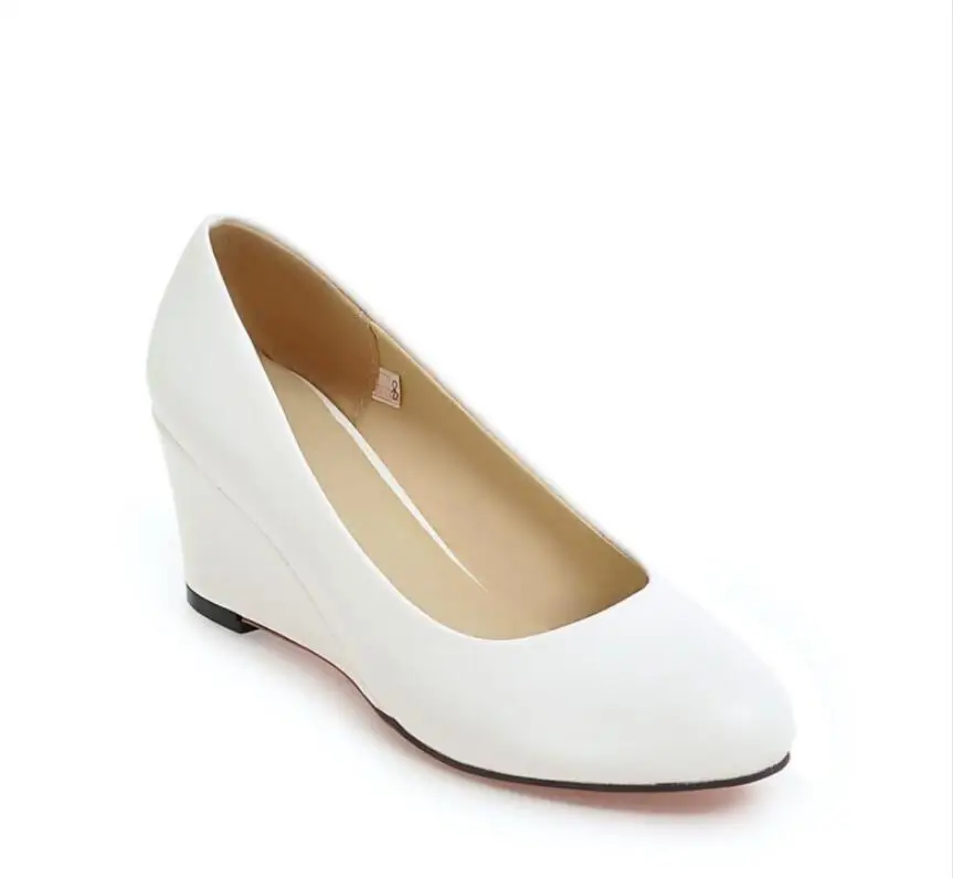Туфли-лодочки весенне-осенние новые стильные модные женские туфли без застежки с круглым закрытым носком на среднем каблуке-танкетке, большие размеры 33-43 - Цвет: Белый