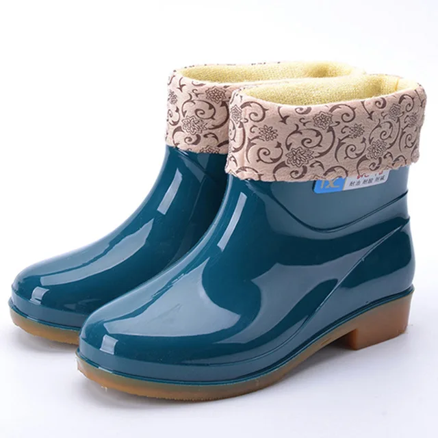 Rouroliu Women Ankle Warm Rainboots Female Winter Platform Boots Autumn PVC Waterproof Water Shoes Wellies Woman FR24 Rouroliu Women Ankle Warm Rainboots Female Winter Platform Boots Autumn PVC Waterproof Water Shoes Wellies Woman FR24