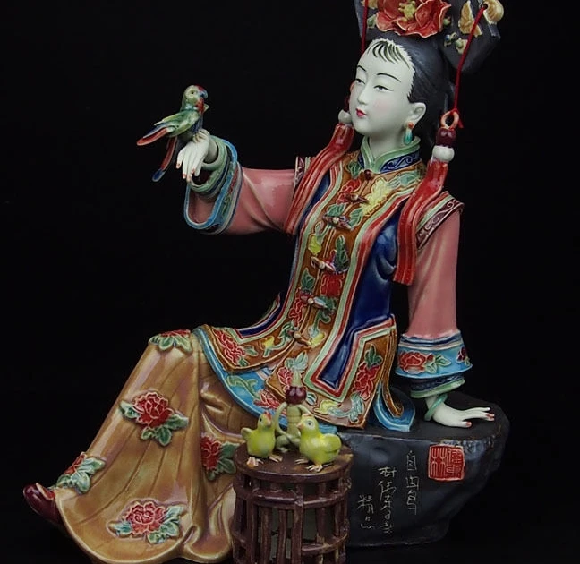 

Chinese Pottery Wucai Porcelain Decoration Woman Ladies Girl Parrot Bird Statue