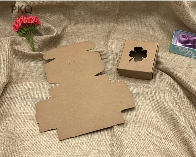 5 шт. натуральная крафт-бумага коробка для упаковки свадьбы День рождения ювелирные изделия коробка конфет упаковка рождественского подарка коробка с окном мини коробка - Цвет: four-leaf clover