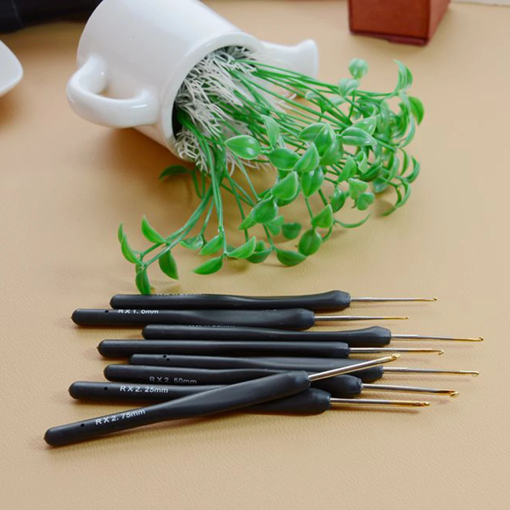 8pcs Knitting Crochet Tool Set with Soft Handle and Hook Black Kntting