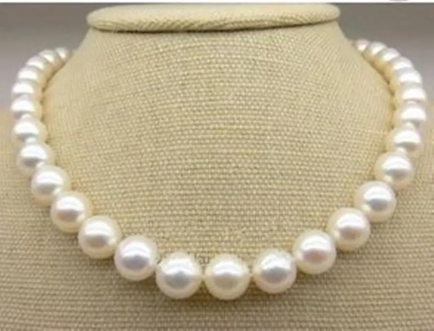 

FREE SHIPPING>>>@@ > Hot sale new Style >>>>>Elegant 9- 10mm white freshwater pearl necklace 17.5
