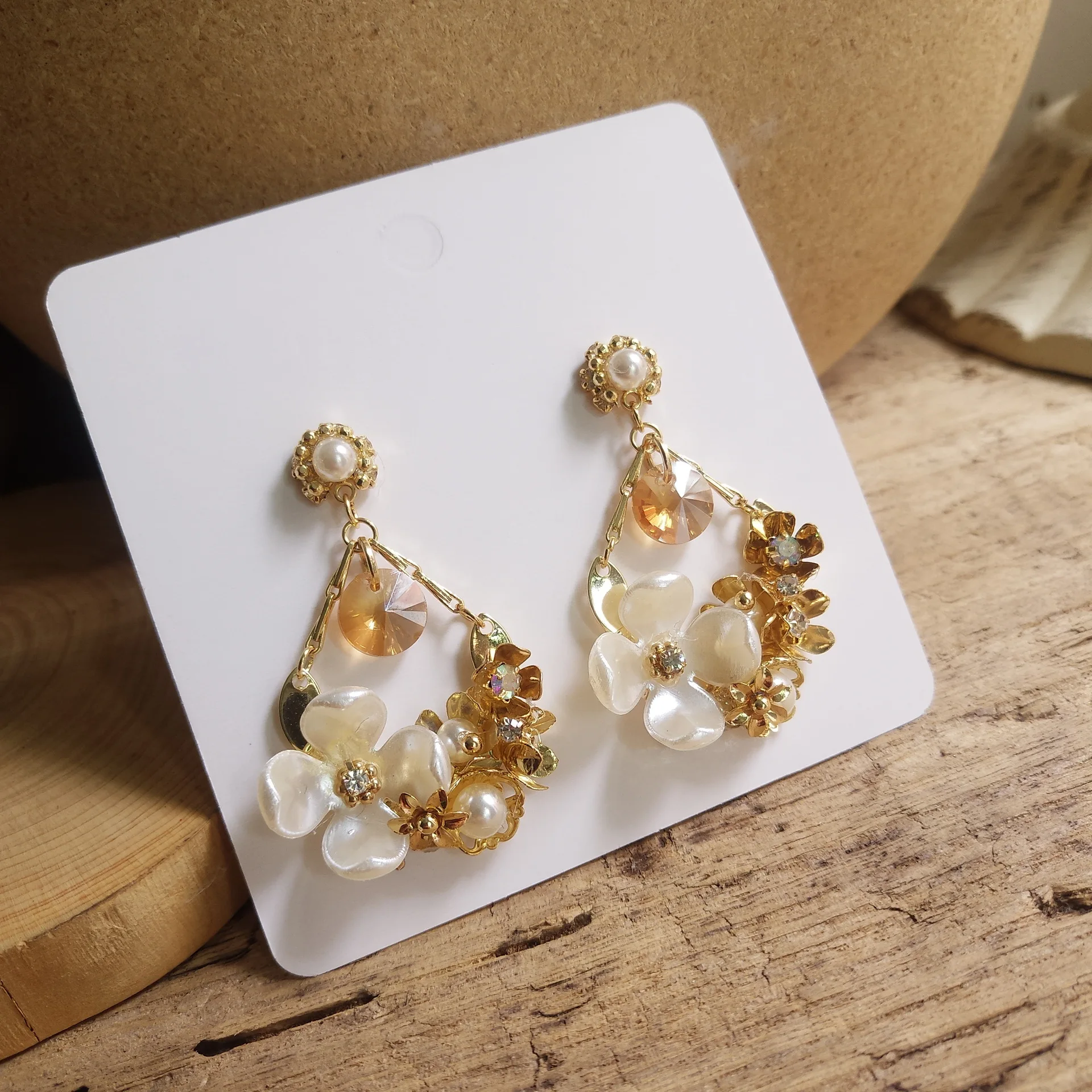 

Rongho Baroque Crystal Handmade Flower Statement Earrings for Women Brincos Fashion Shell floral Earring Pendant Charms Jewelry