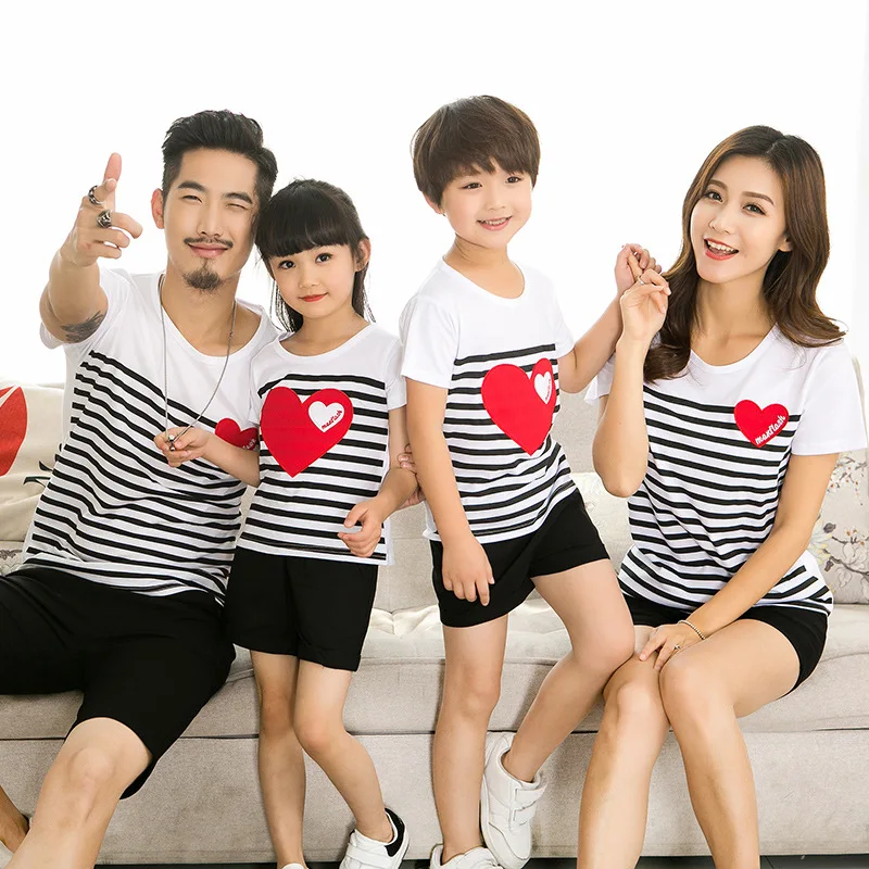 

Summer T-shirts Stripe Short Sleeve Happy Family Matching outfits Camiseta Minnie Mom And Daughter mom and son matching clothes
