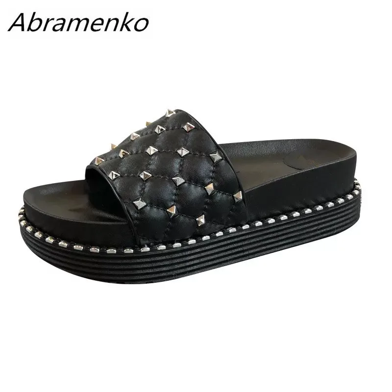 

Sandals Muffins Thick-Bottom Platform Rivet Slippers Casual Black Shoes For Women Beach Cool Sandals Flip Flops Size 35-39
