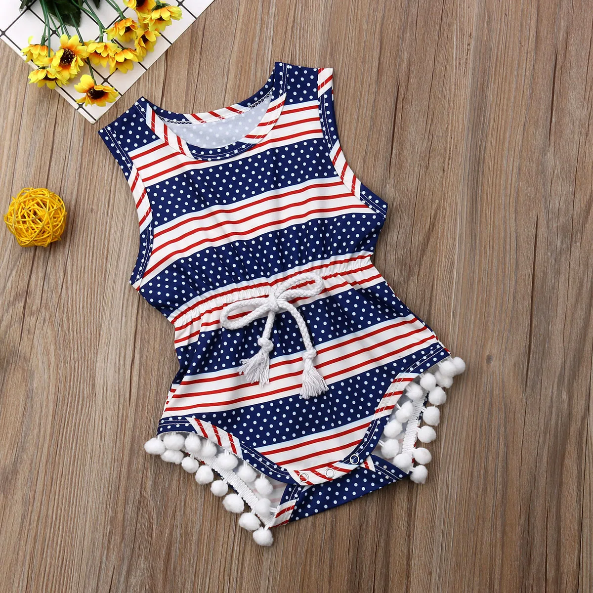 يوم الاستقلال 4th من يوليو الوليد الرضع رومبير الملابس الأمريكية العلم نمط شرابة أكمام Playsuit Sunsuit