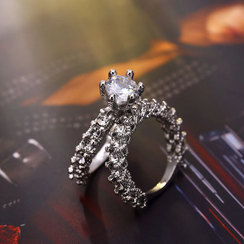 VKME принимает индивидуальный ювелирное кристаллическое кольцо комплект в европейском и американском стиле инкрустированные Стразы модные парные кольца женские вечерние подарок