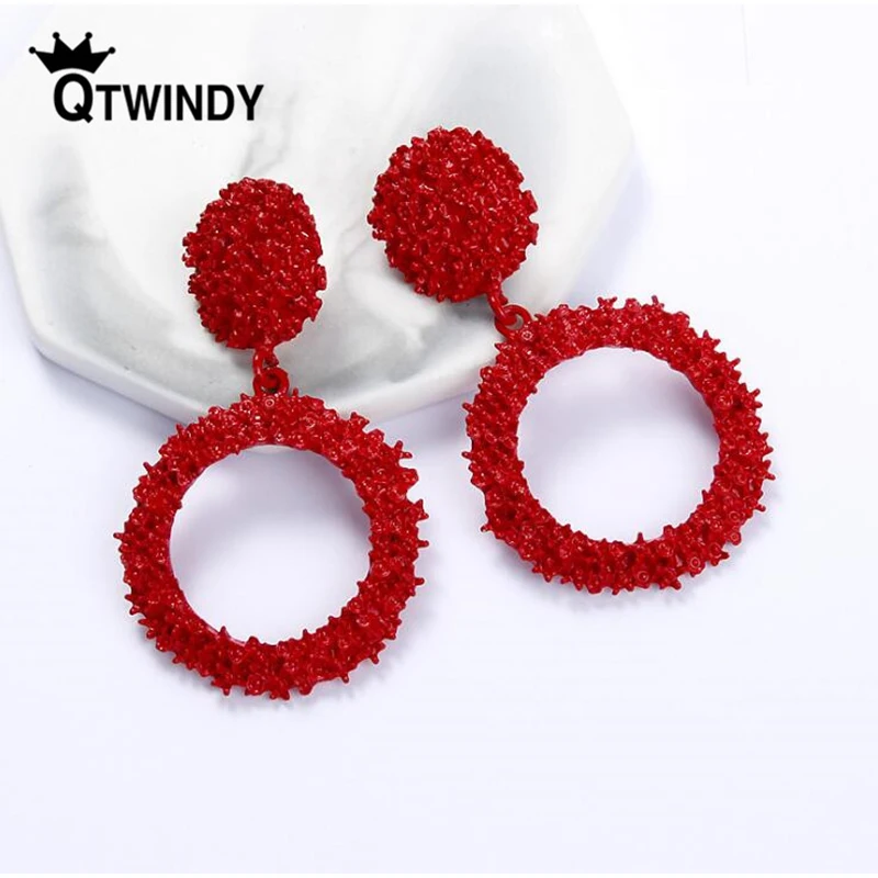 

QTWINDY Vintage Metal Earrings Long Earrings For Women Geometric Heavy Metal Statement Earrings boucle d'oreille femme 2019