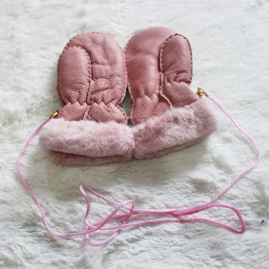 Linhaoshengyue Зимние теплые детские меховые перчатки меховой подкладкой - Цвет: pink