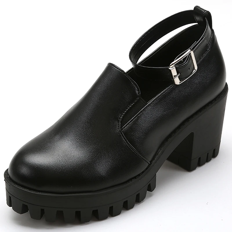 black casual pumps