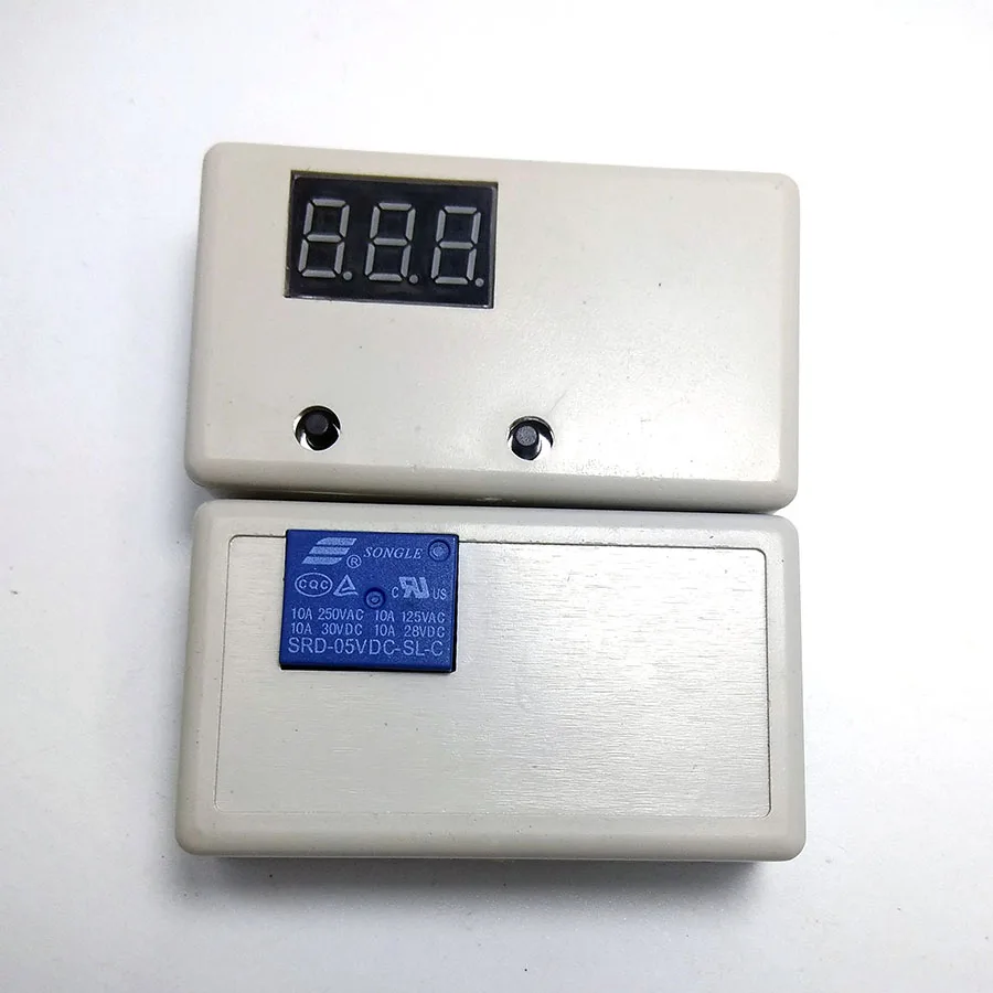 900