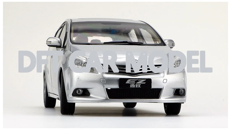 Литой 1:18 сплава игрушка с инерционным механизмом машин Toyota EZ модель автомобиля Детские машинки оригинальный авторизованный детские