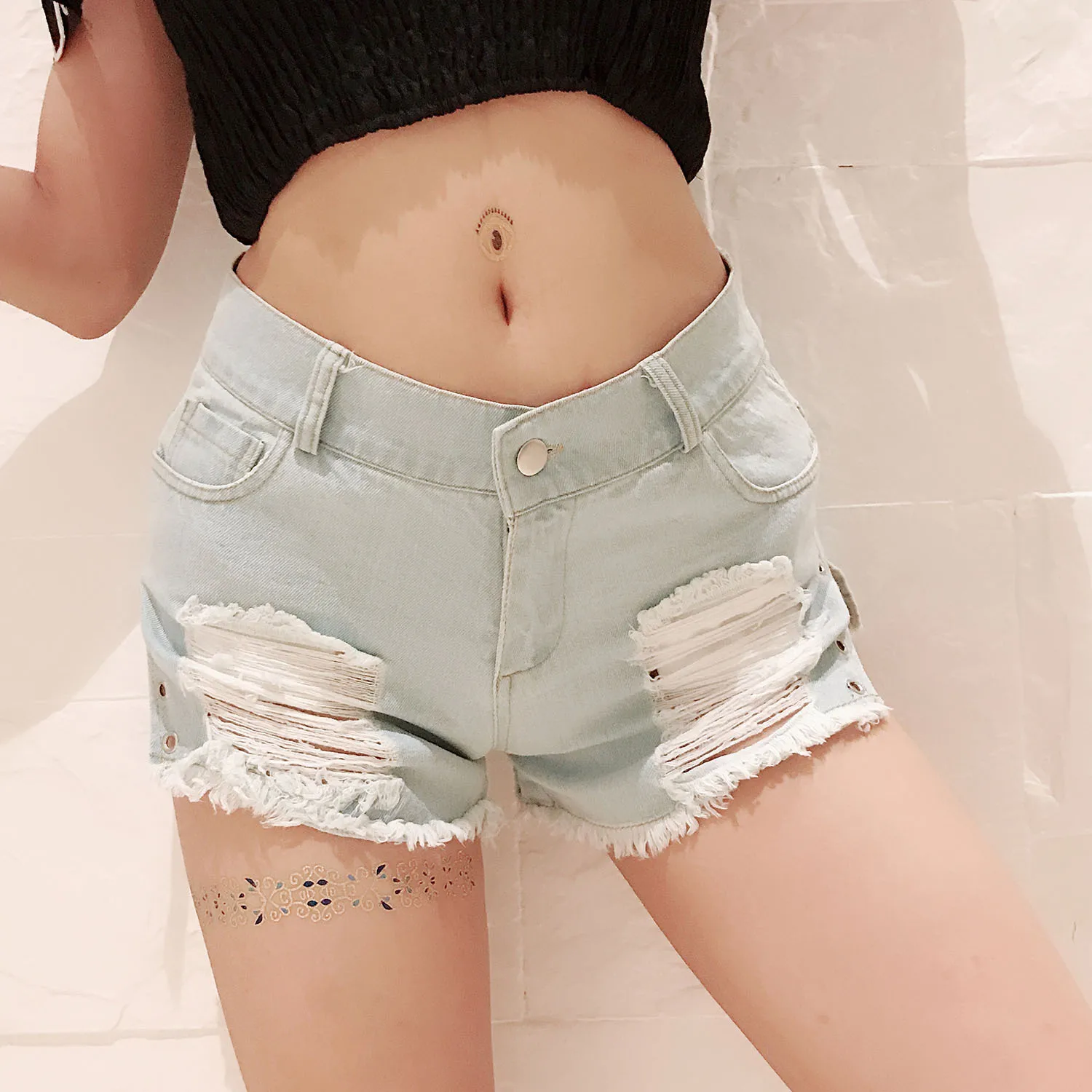 Sexy Ripped Hole Booty Shorts Women High Waist Fringe Jean Shorts Summer Girl Cute Shorts Nightclub Party Hotpants Sexy Ripped Hole Booty Shorts Women High Waist Fringe Jean Shorts Summer Girl Cute Shorts Nightclub Party Hotpants