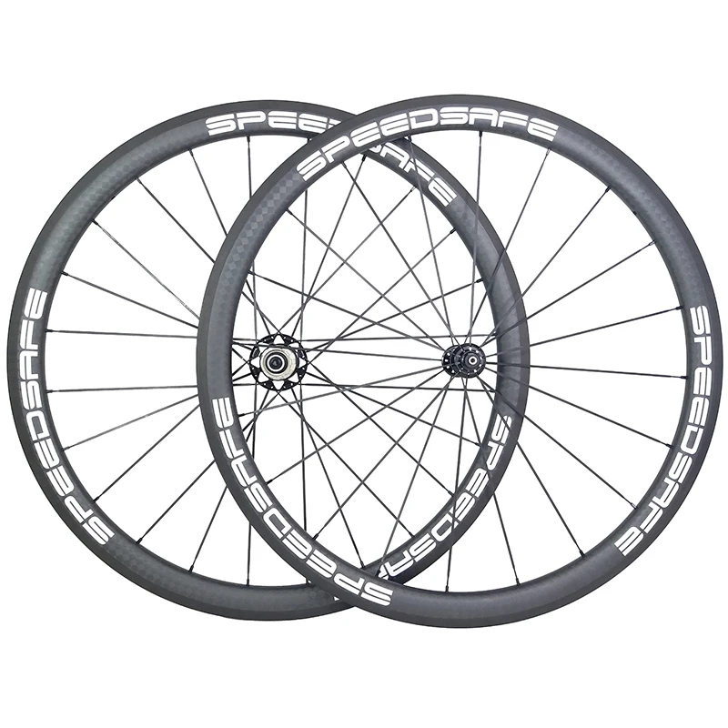 lightweight clincher