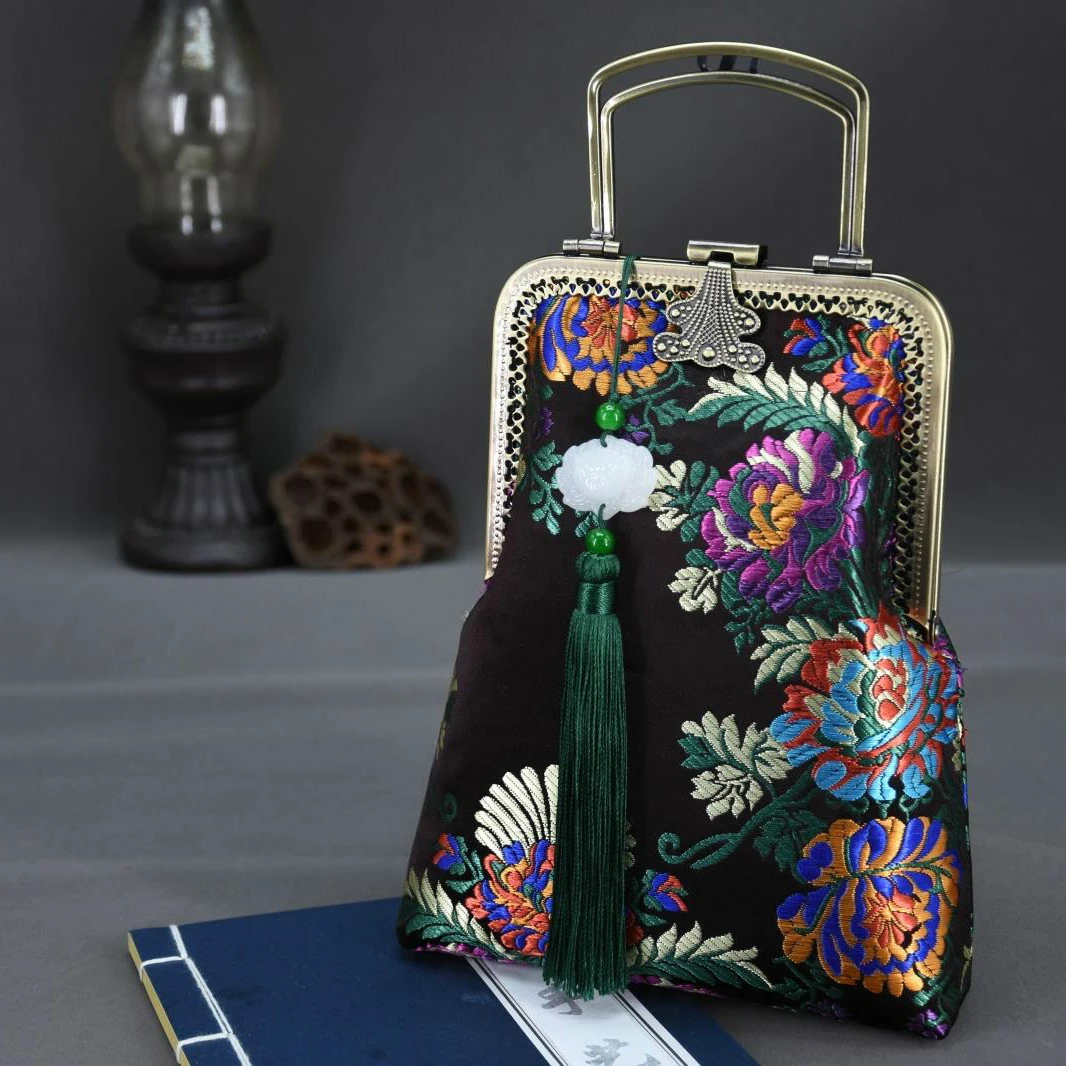 RUBIHOME Handmade DIY Crafts Material Chrysanthemum for Women Clutch Purse Frame Banquet Wedding Purses Chain Bags(no finished)