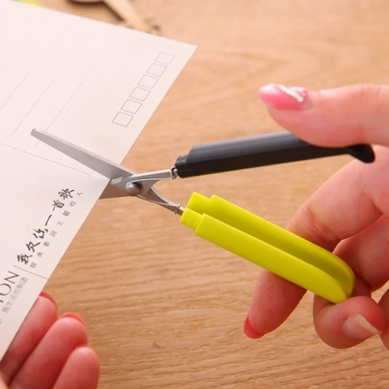 1 шт Портативные Ручные ножницы для резки бумаги для студентов, креативные складные безопасные ножницы(случайный цвет