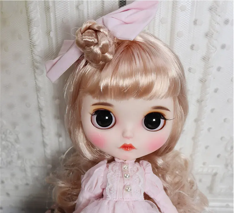 Iris – Premium Custom Neo Blythe Doll with Pink Hair, White Skin & Matte Cute Face 3