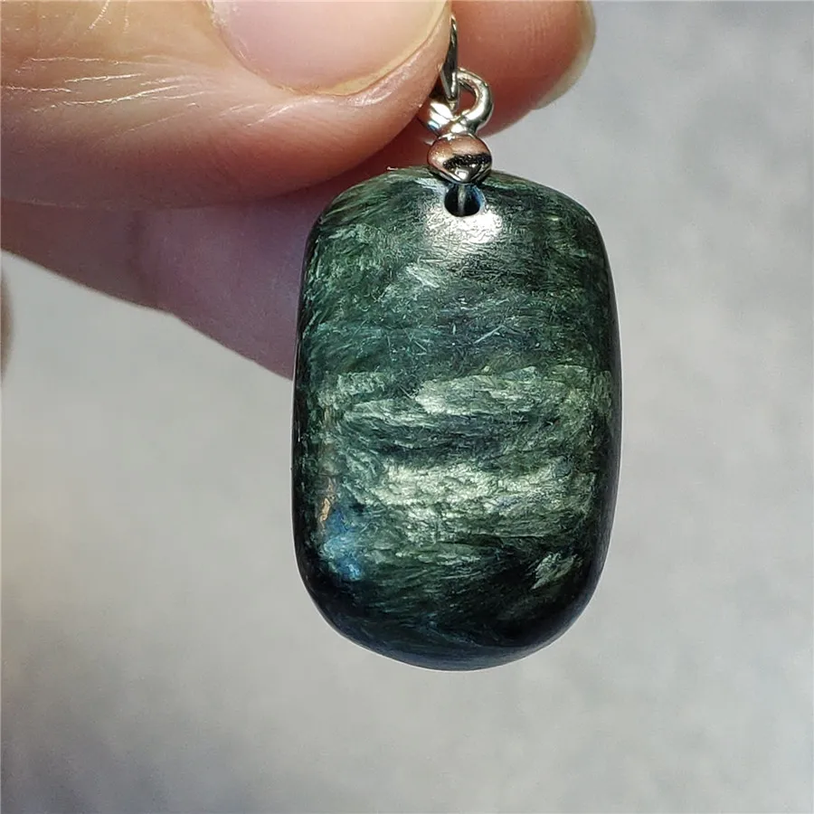 

Genuine Green Natural Seraphinite Pendant Rectangle Bead Fashion Natural Stone Pendant Woman 24X16X9mm