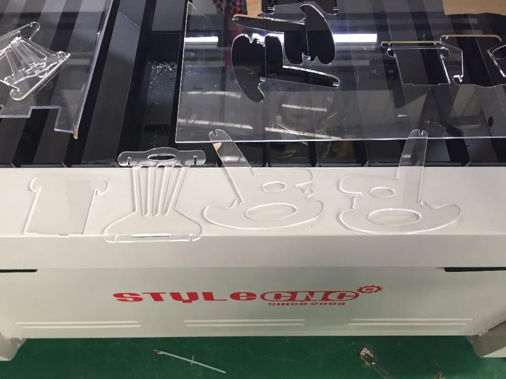 Acrylic laser cutting machine (2)