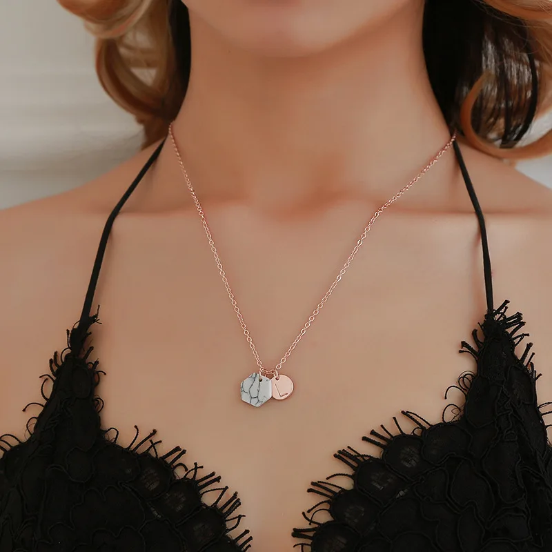 Английское Письмо A To Z геометрическое ожерелье для женщин розовое золото серебро Цвет стильное креативное простое ожерелье с подвеской ювелирный подарок