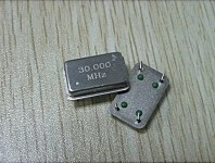 Прямой активный кристалл OSC часы резонансный квадратный DIP-4 30,000 МГц 30 МГц полный размер