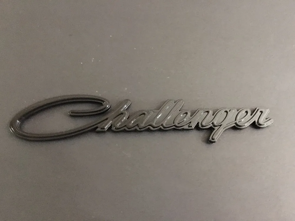 

2PCS Chrome Challenger Nameplate D Badges Decal embelms for C Challenger
