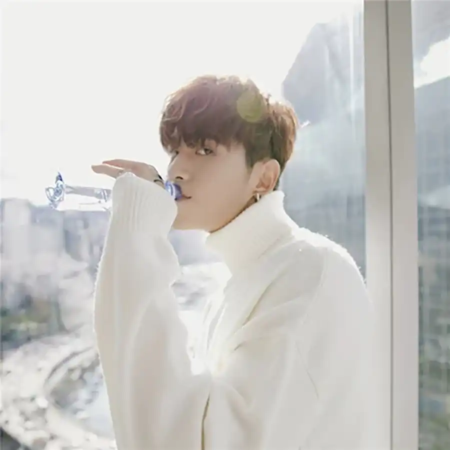 white turtleneck mens outfit