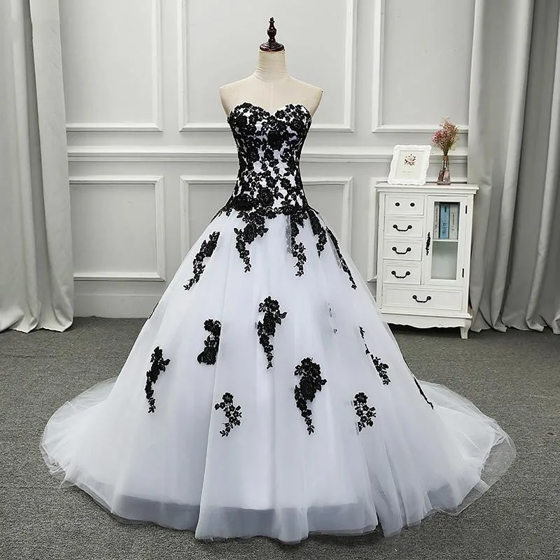 White and Black Ball Gown Gothic Wedding Dress 2018 Sweetheart Dropped Waist Women Vintage Non White Bridal Gown